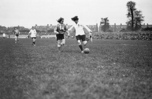 Ревность, запугивание и откровенный сексизм: как ФА не позволяла женщинам участвовать в футболе на протяжении пятидесяти лет
