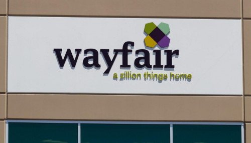 Что случилось с Wayfair? Пользователи обвиняют торговую марку мебели в торговле детьми