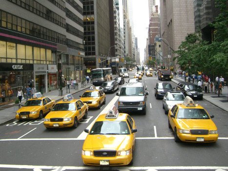 85 процентов пассажиров такси, которым лень выключить телевизоры в такси