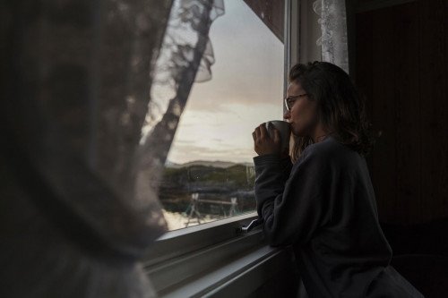 Шесть женщин об их опыте беспокойства и депрессии во время изоляции