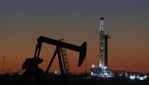 Нефть отскочила от четырехлетних минимумов