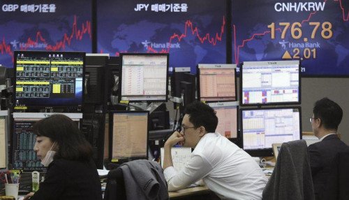 Азиатские акции подскочили после падения Уолл-стрит, предупреждение о рецессии